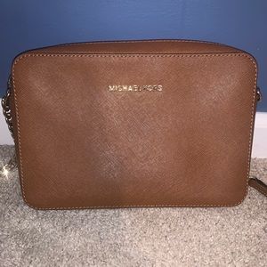 Jet Set Large Saffiano Leather Crossbody Bag